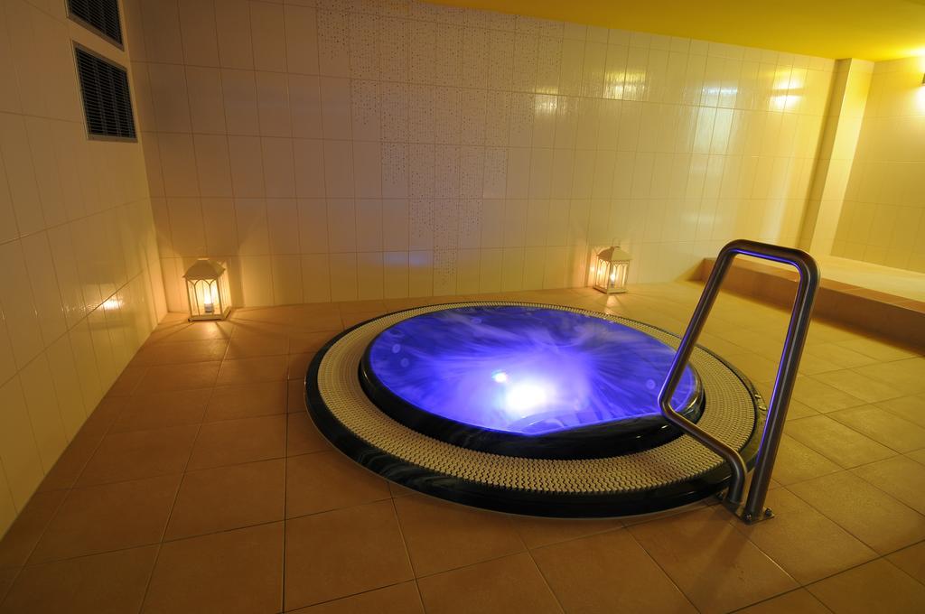 Wellness Resort Energetic Rožnov pod Radhoštěm Екстериор снимка