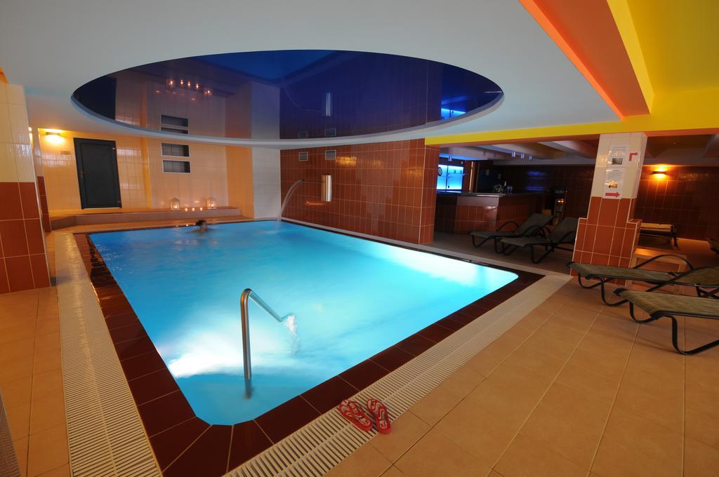 Wellness Resort Energetic Rožnov pod Radhoštěm Екстериор снимка